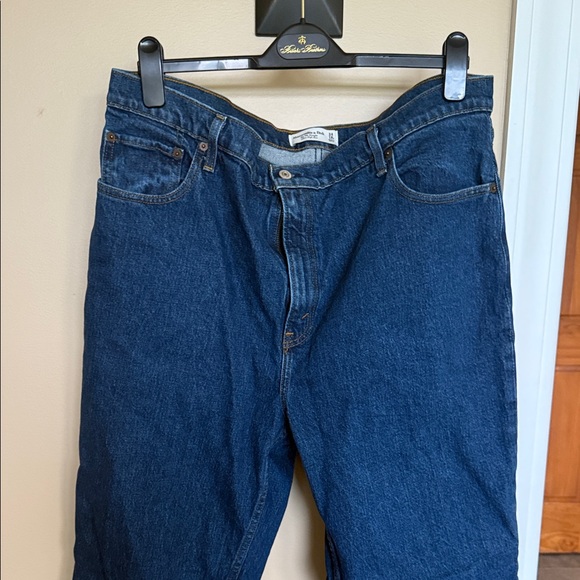 Abercrombie & Fitch Women's '90s Straight Ultra High Rise Blue Jeans - Picture 7 of 8